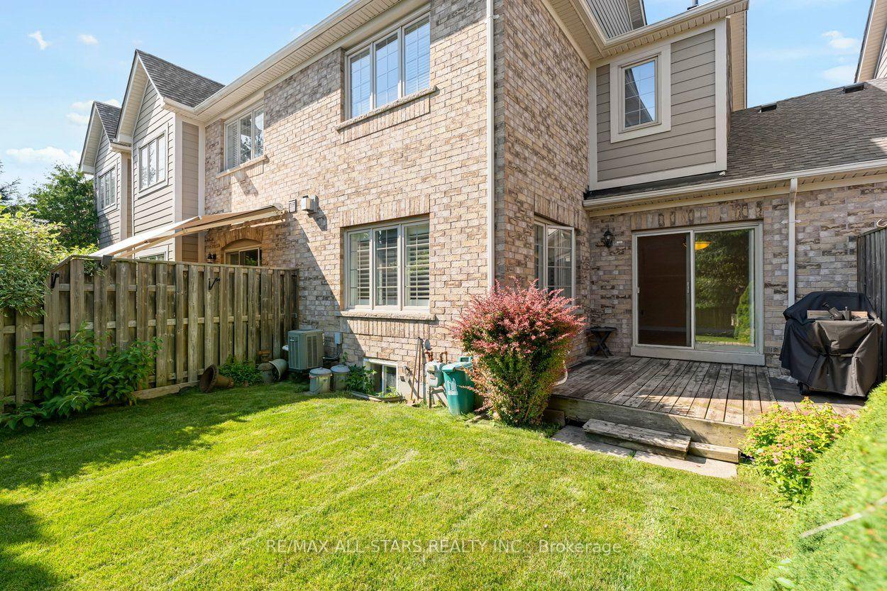 113 Louisbourg Way