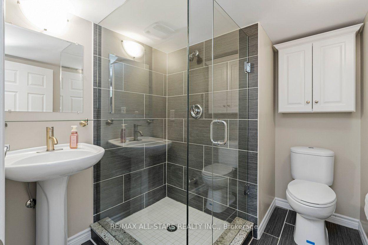 113 Louisbourg Way
