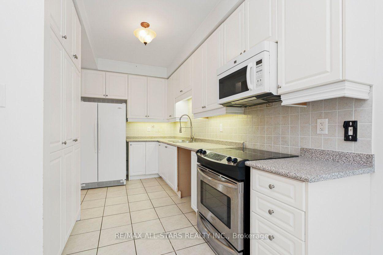 113 Louisbourg Way
