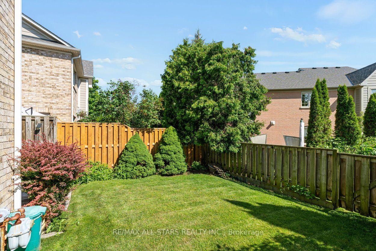 113 Louisbourg Way