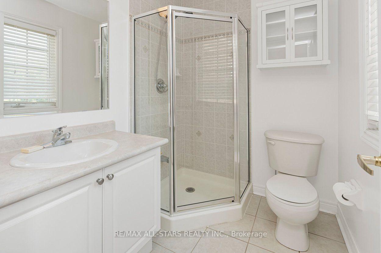 113 Louisbourg Way