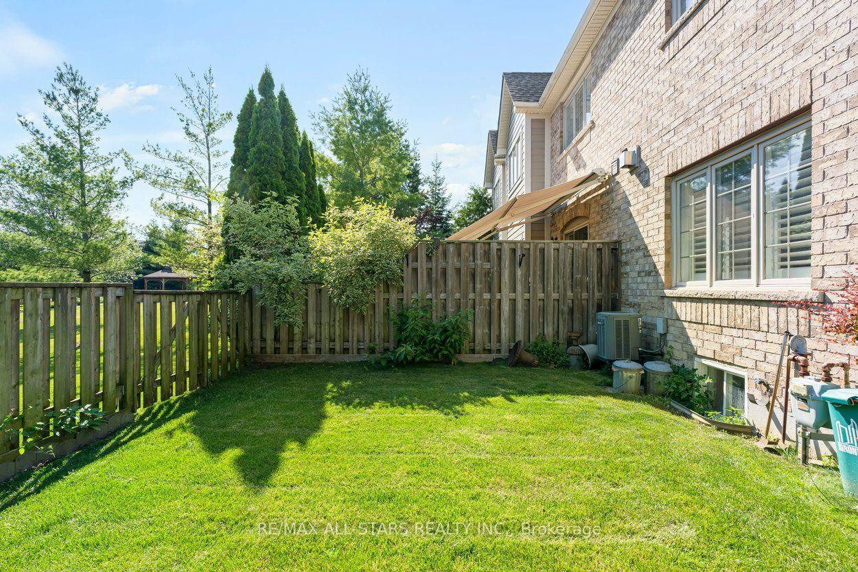 113 Louisbourg Way