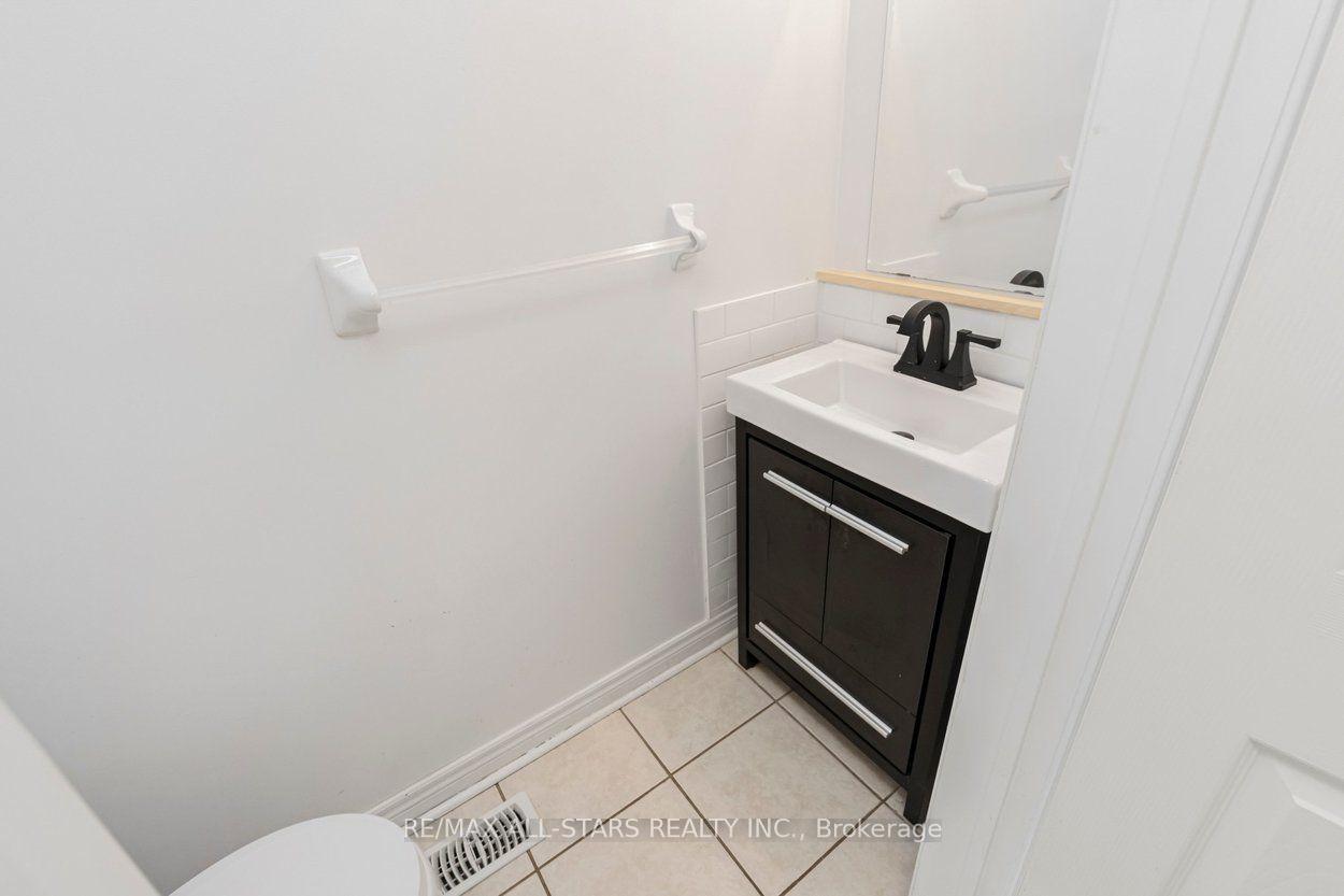 113 Louisbourg Way