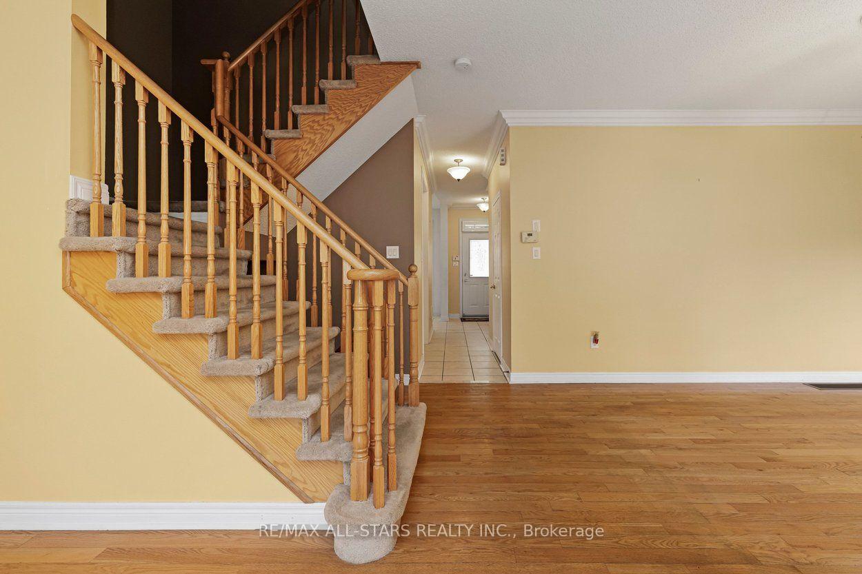 113 Louisbourg Way