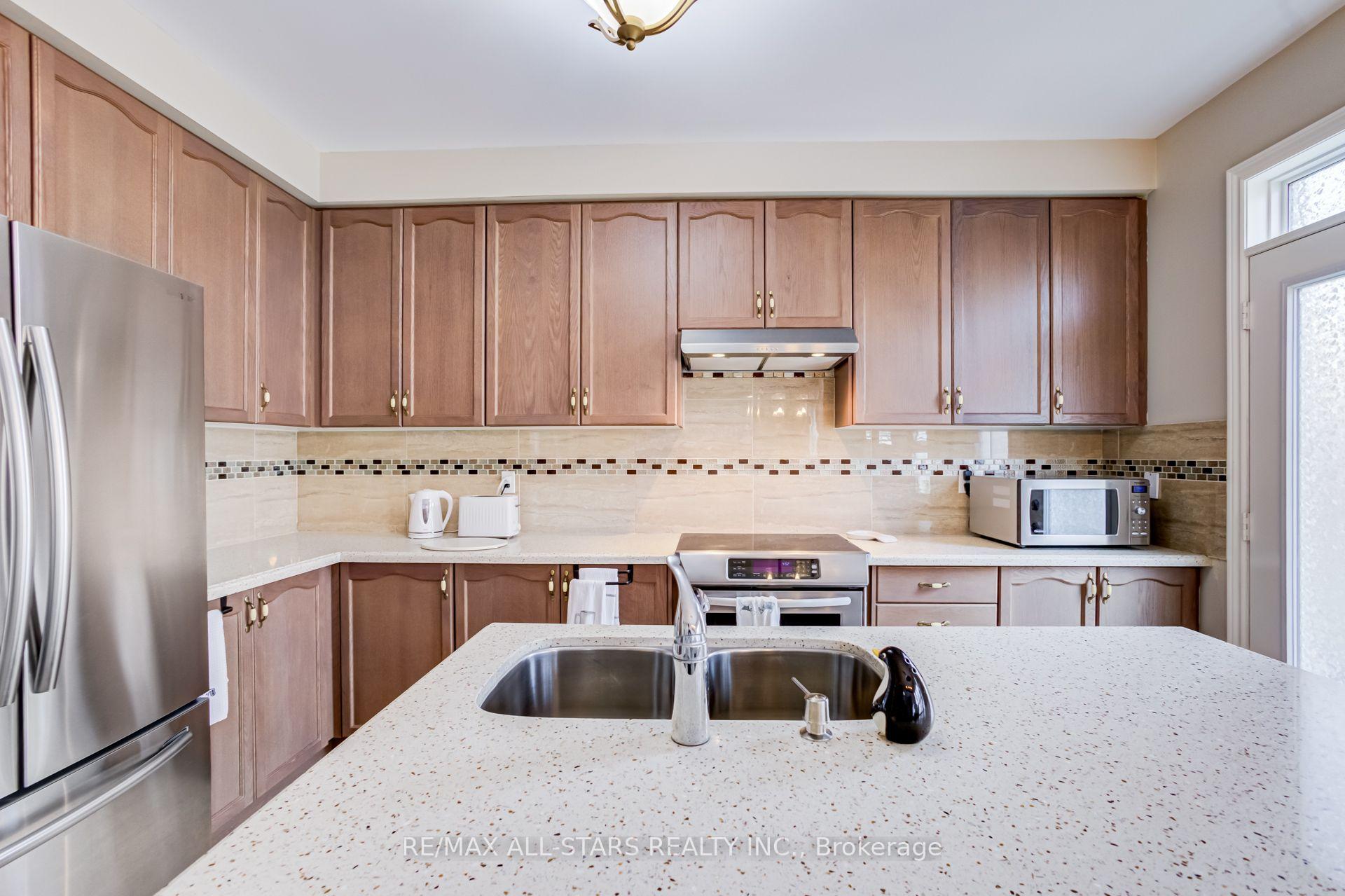 102 Creekland Avenue