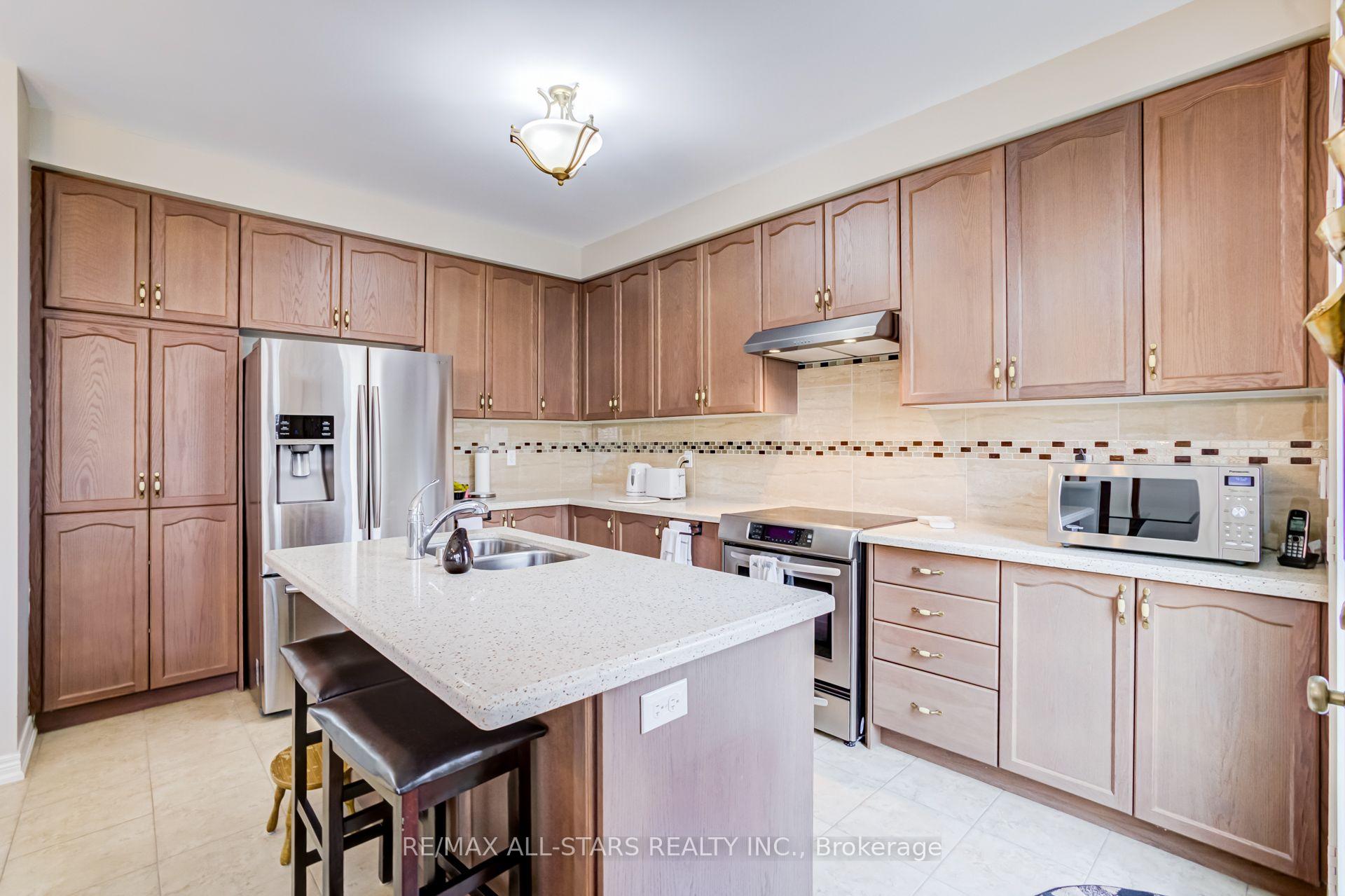 102 Creekland Avenue