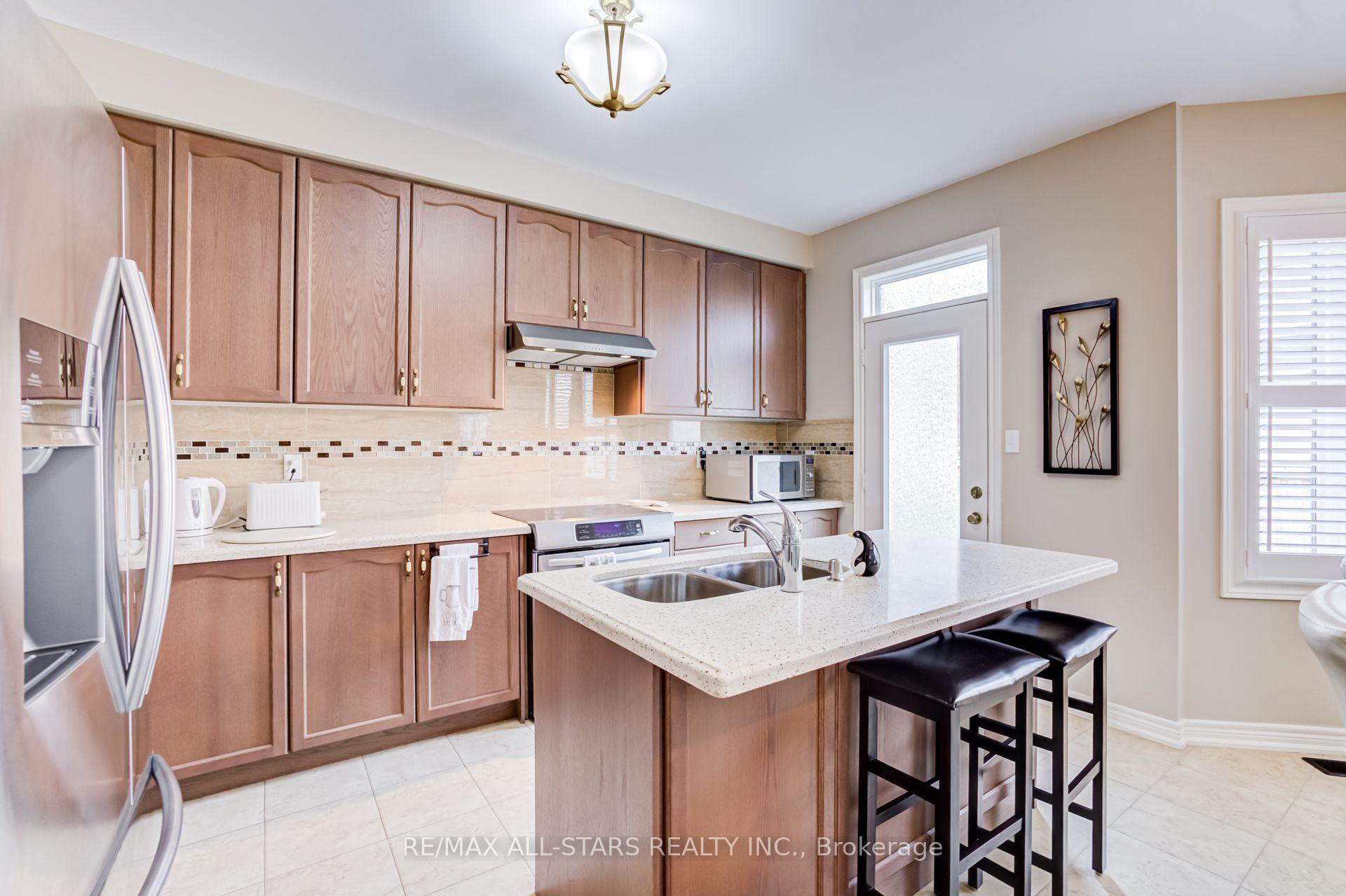 102 Creekland Avenue