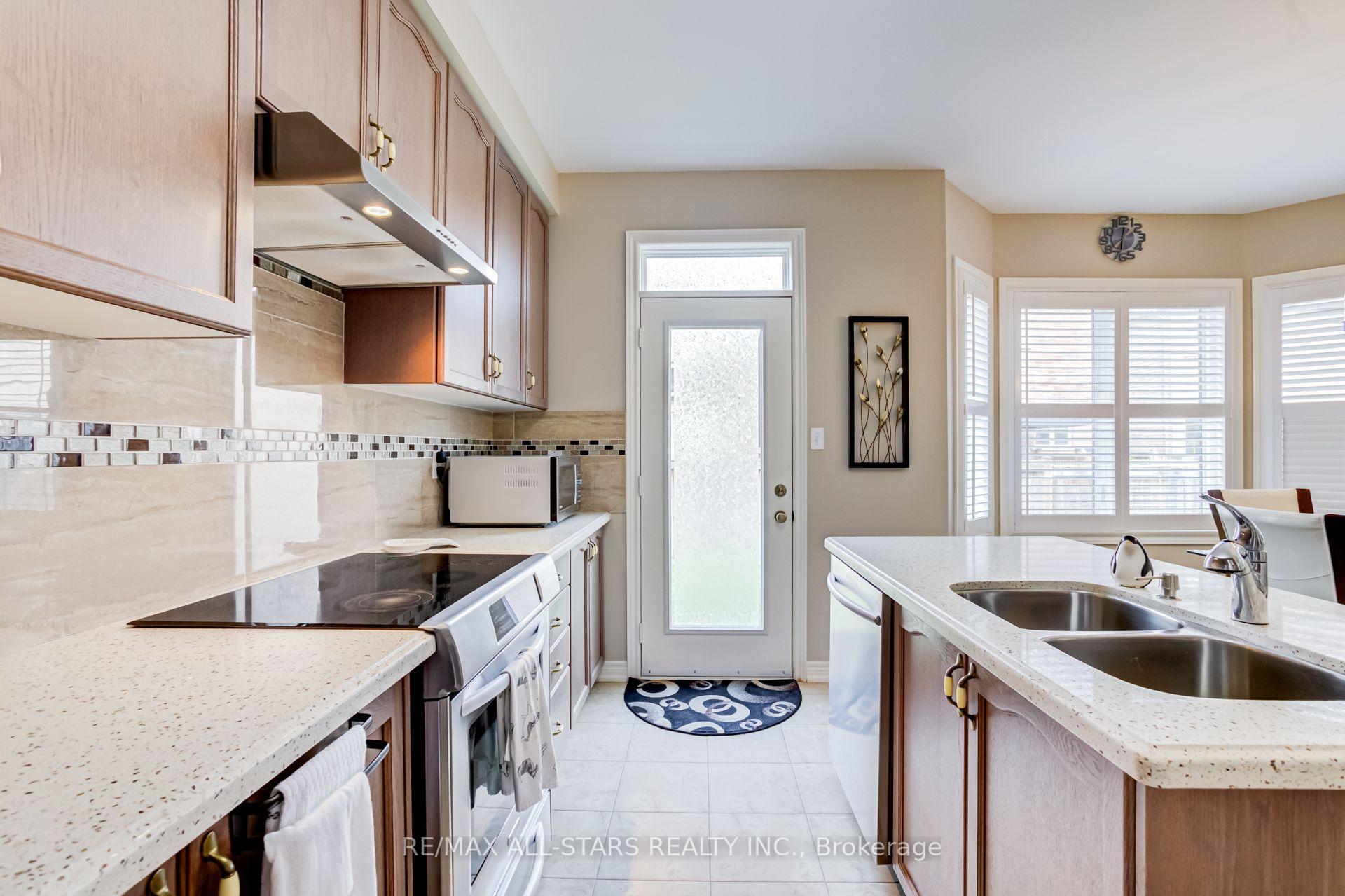 102 Creekland Avenue