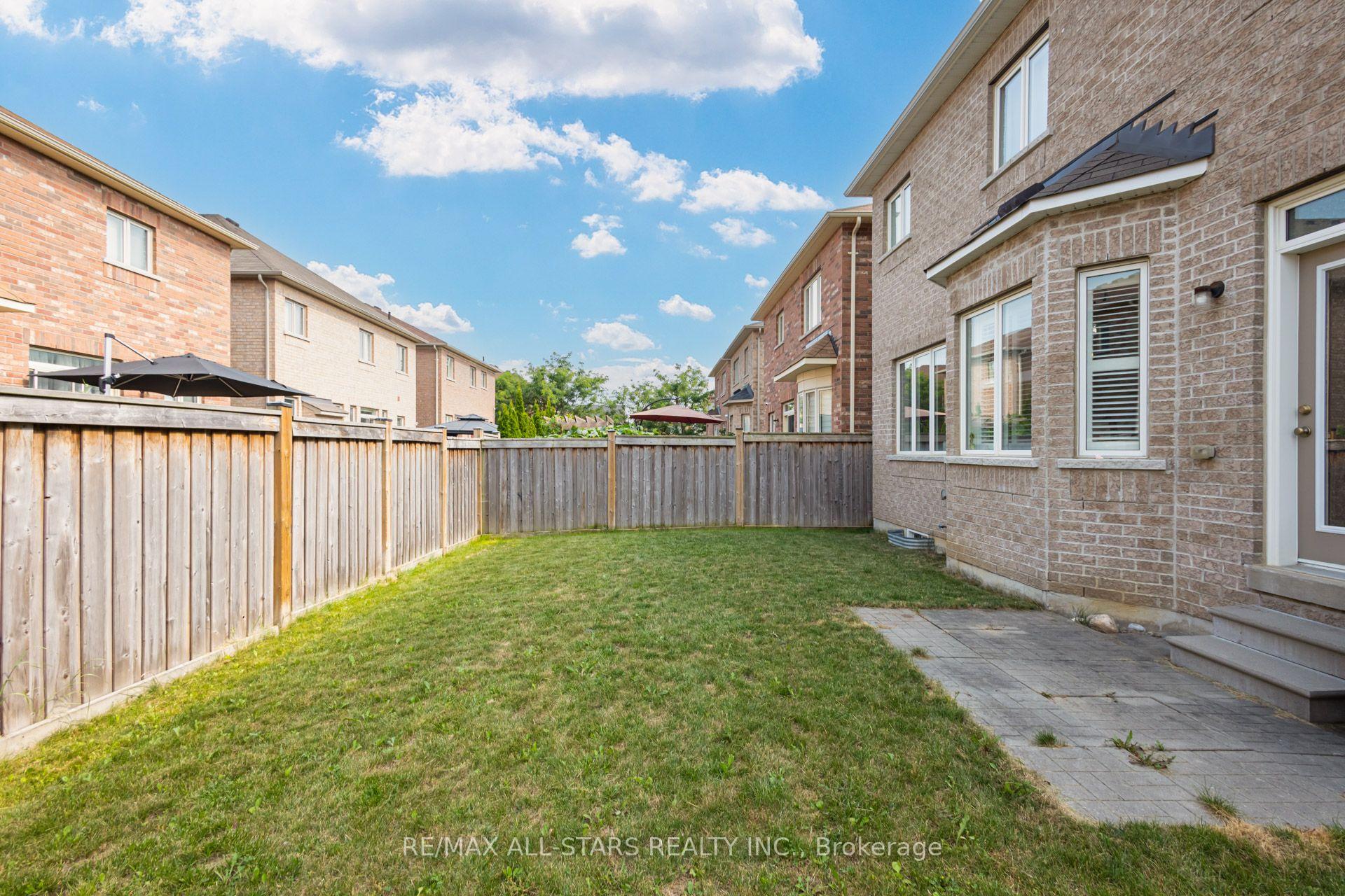 102 Creekland Avenue