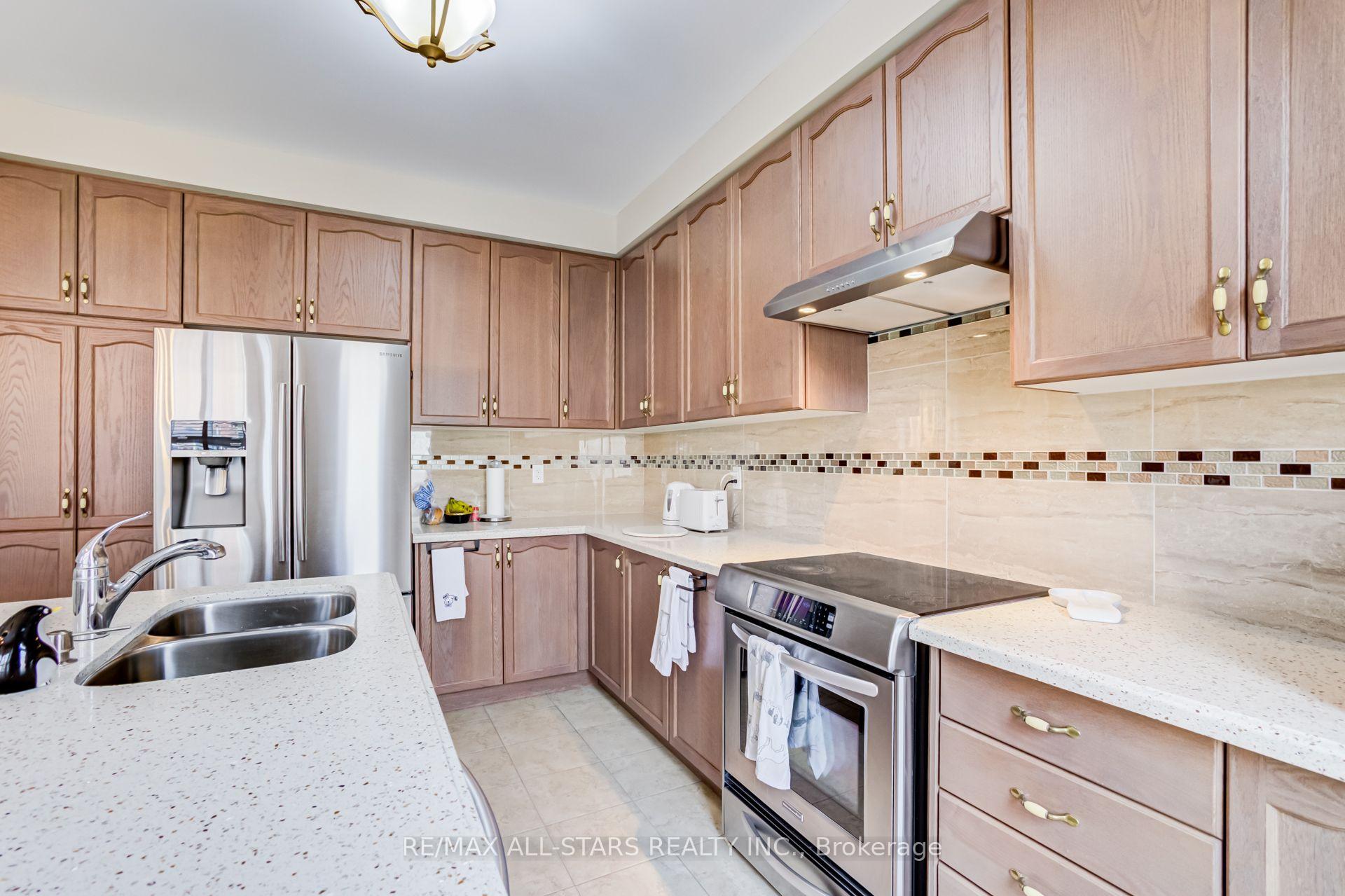 102 Creekland Avenue
