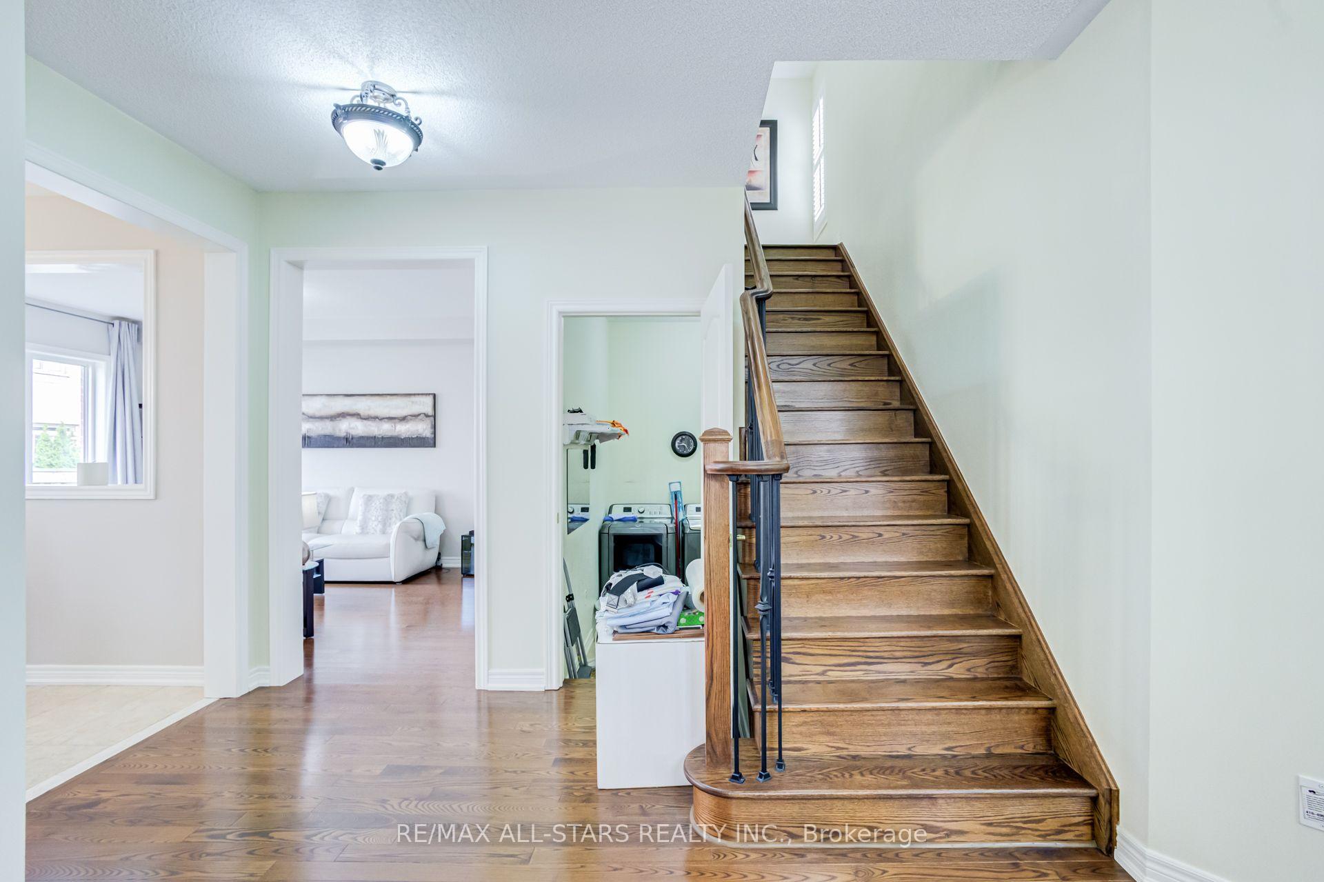 102 Creekland Avenue