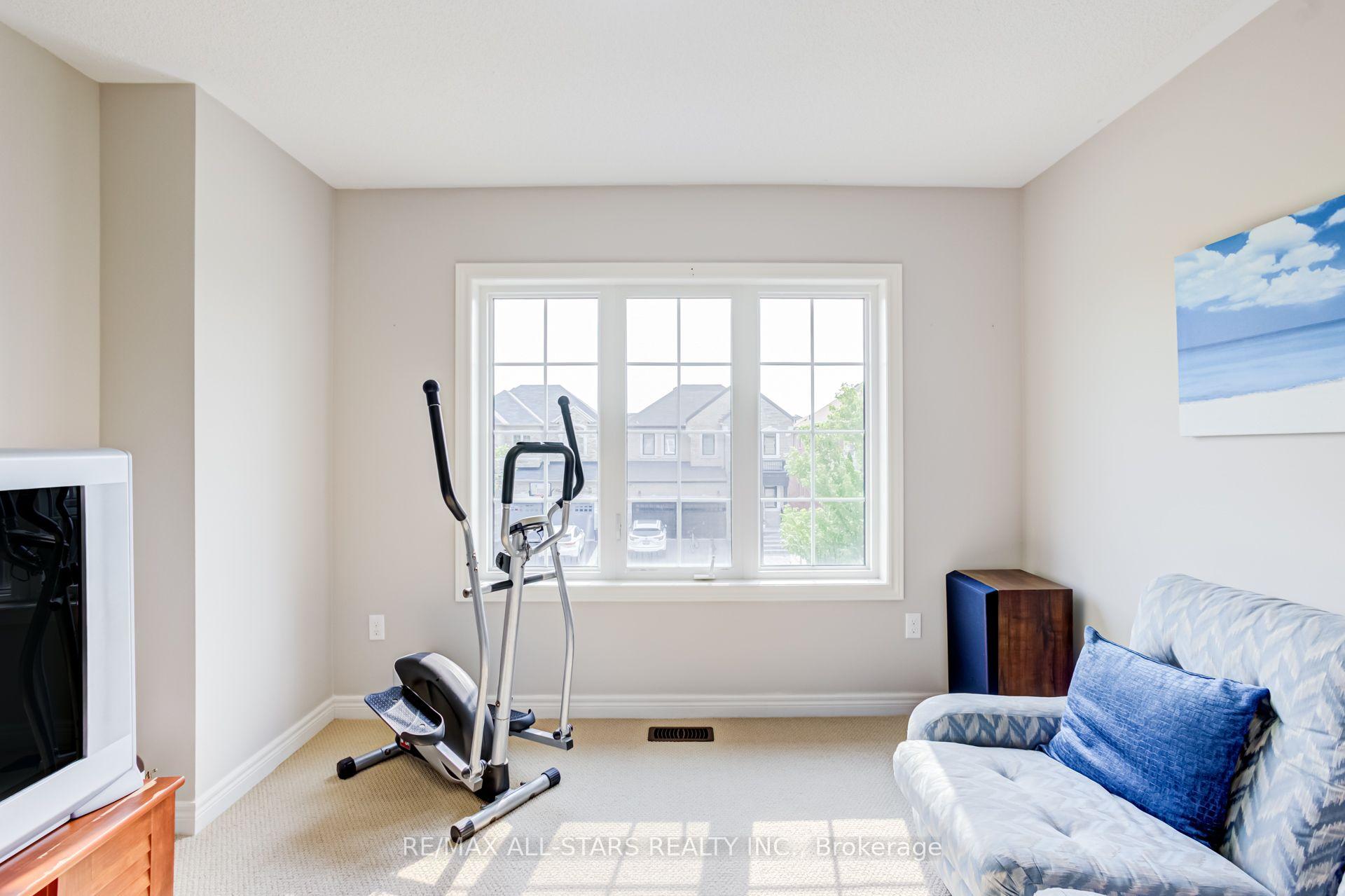 102 Creekland Avenue