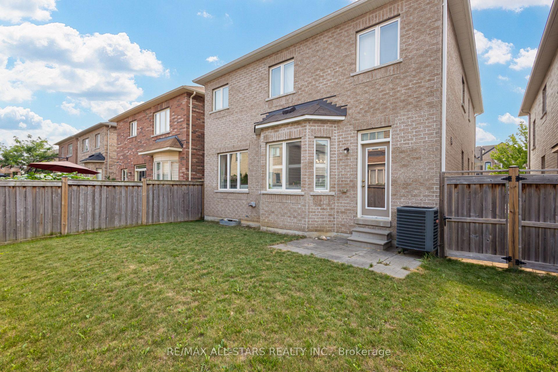 102 Creekland Avenue