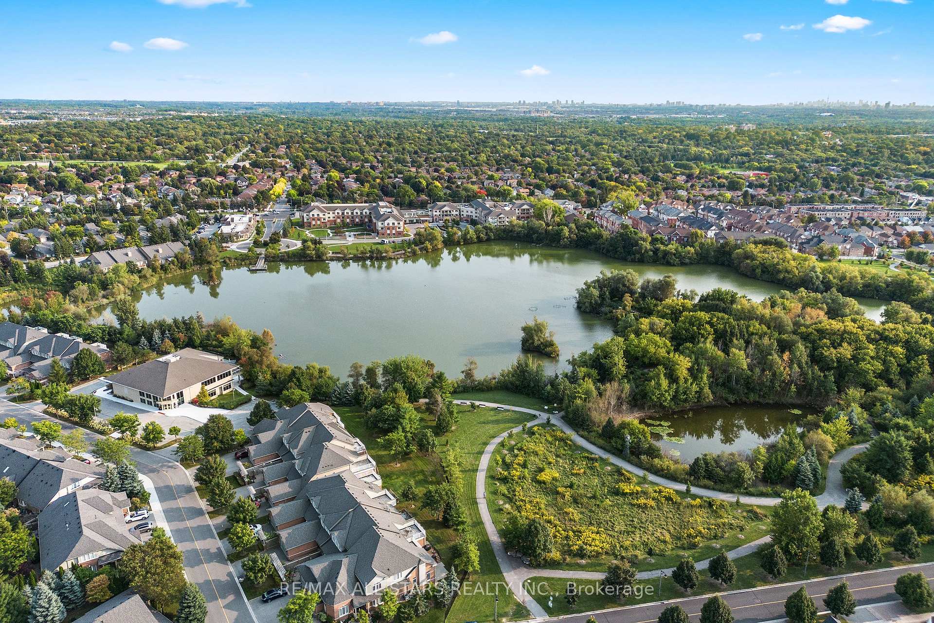 16 Kingfisher Cove Way