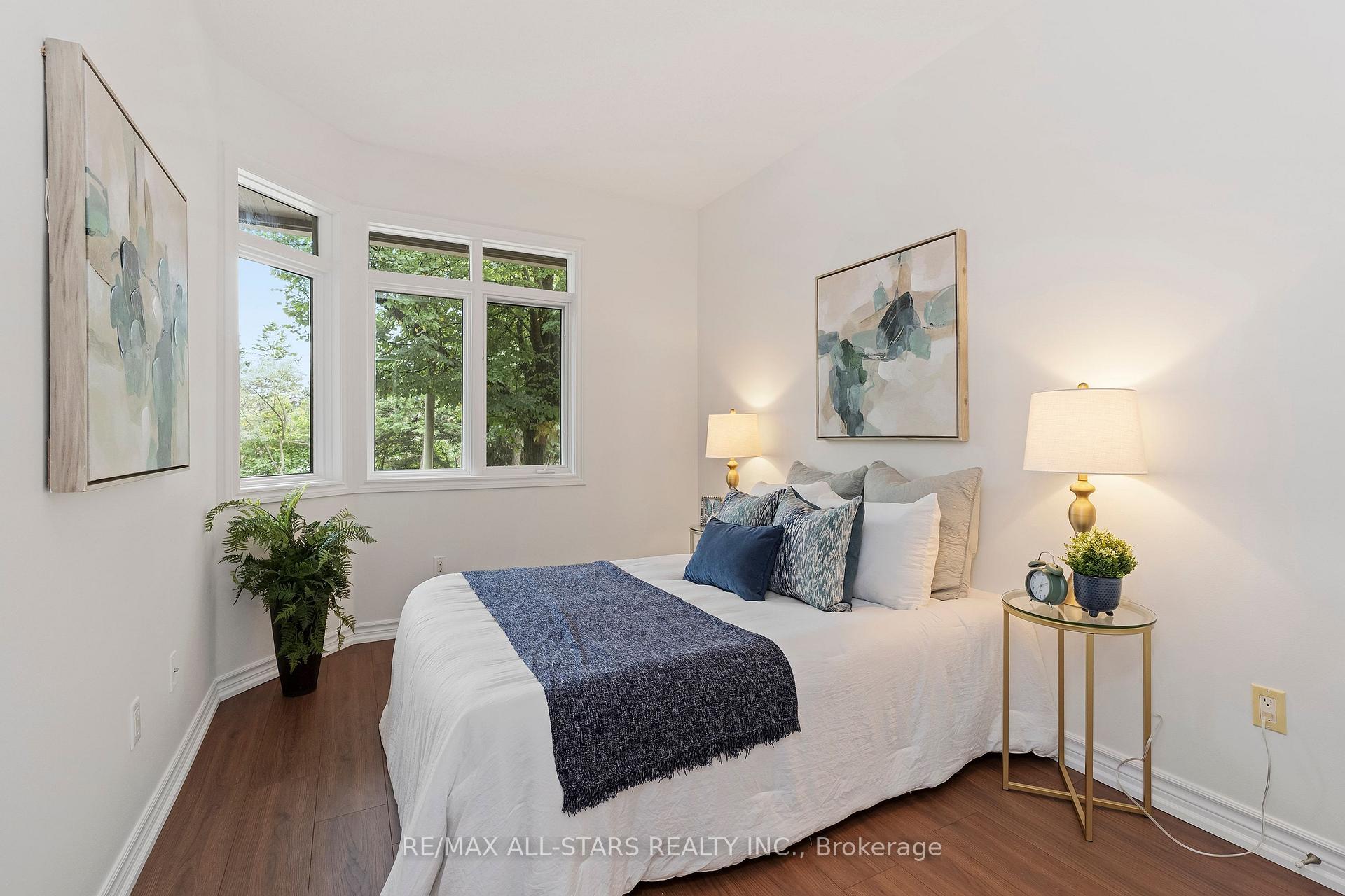 16 Kingfisher Cove Way