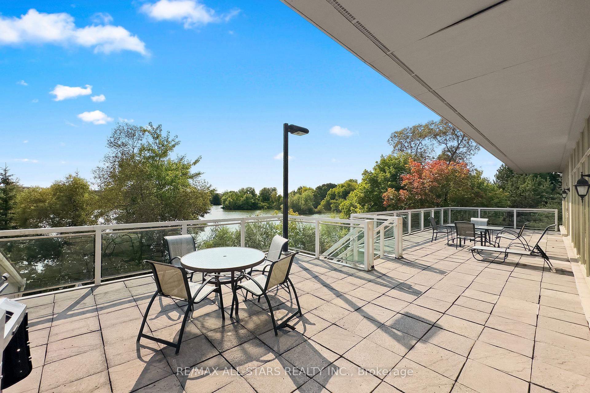 16 Kingfisher Cove Way