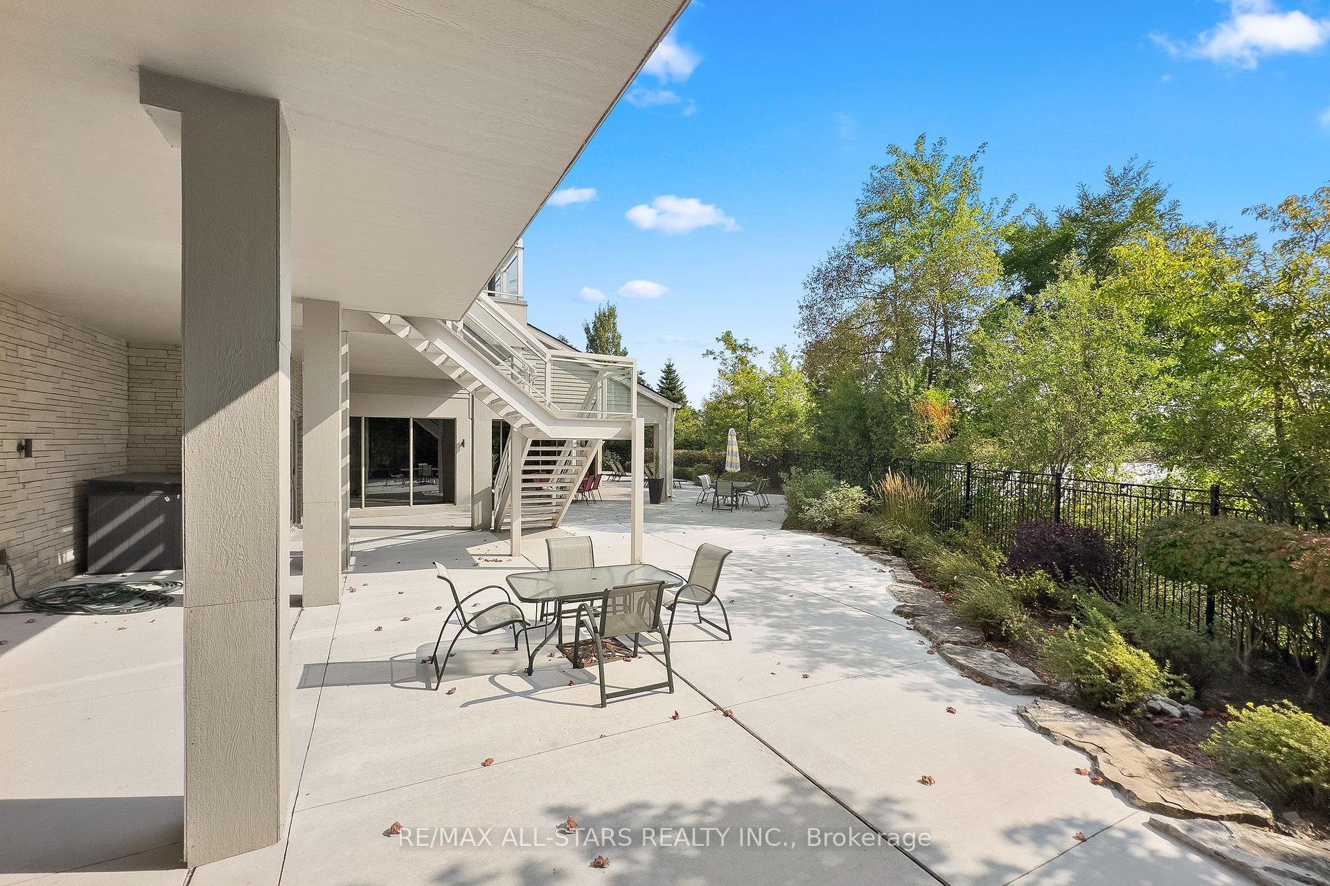 16 Kingfisher Cove Way