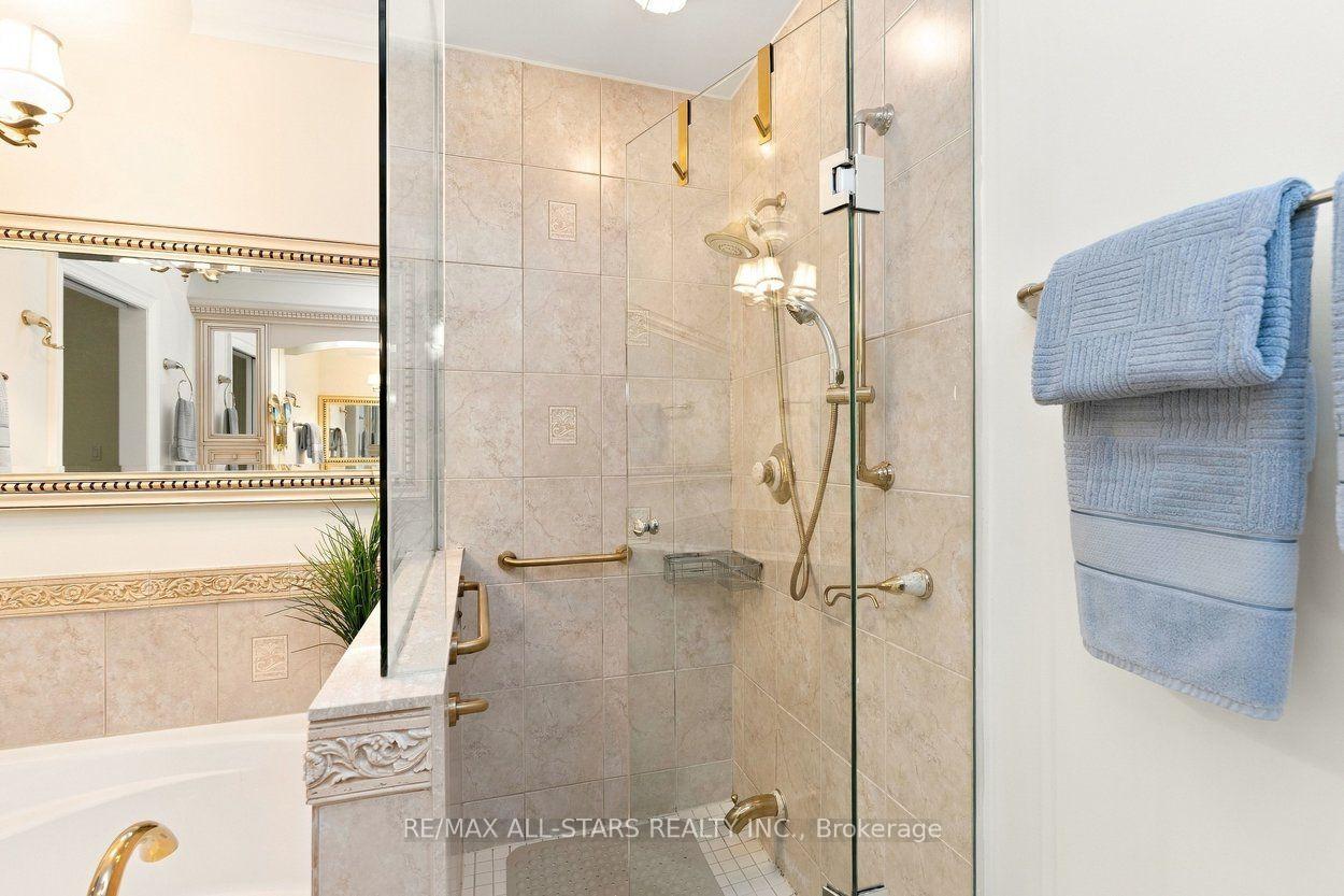 111 Lakeside Vista Way