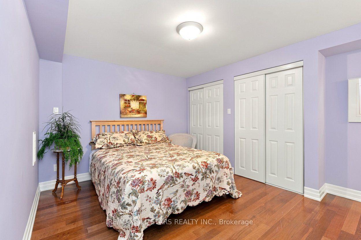 111 Lakeside Vista Way