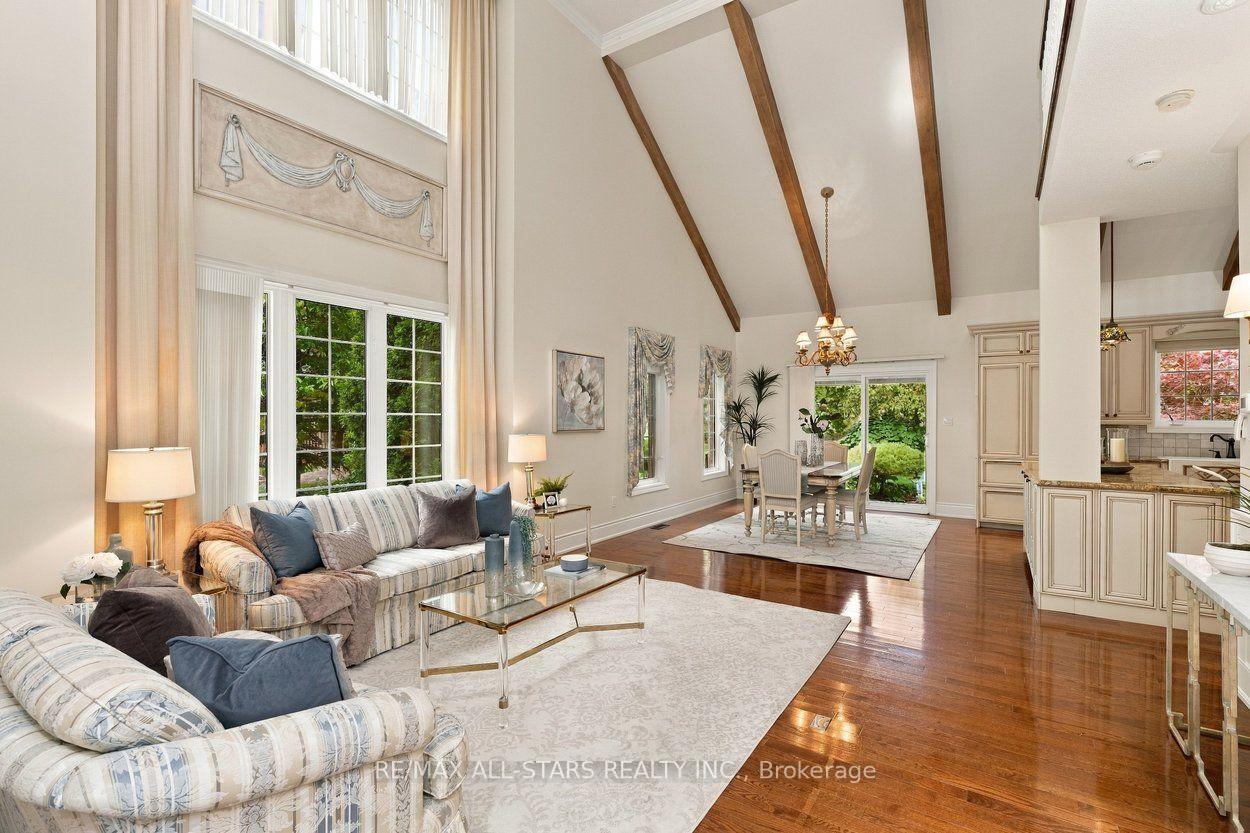 111 Lakeside Vista Way