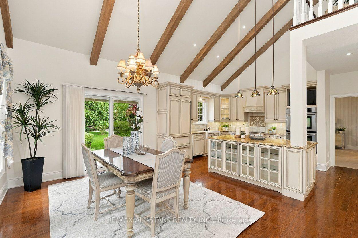 111 Lakeside Vista Way