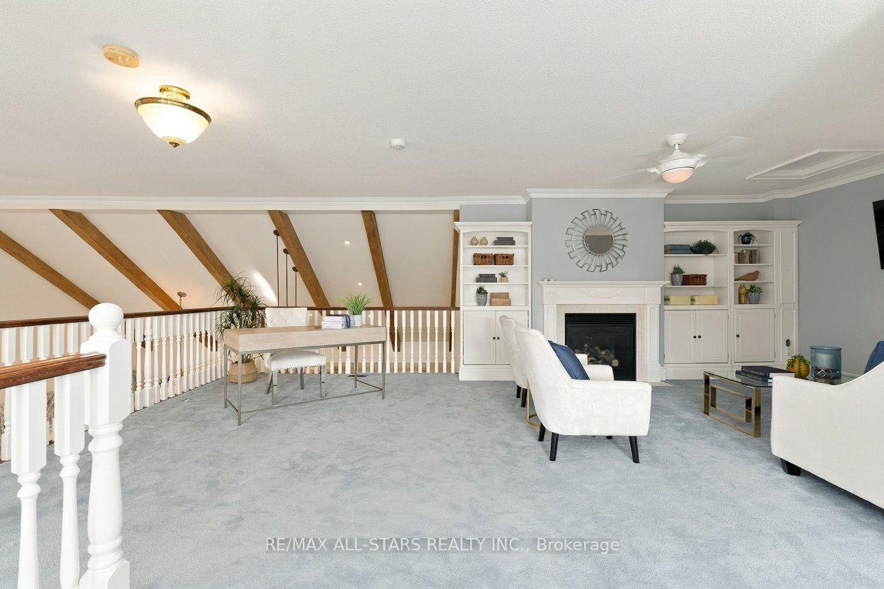 111 Lakeside Vista Way