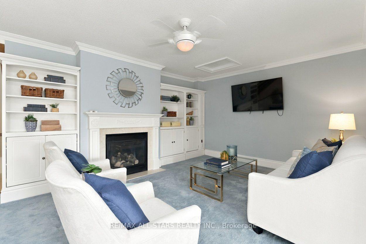 111 Lakeside Vista Way