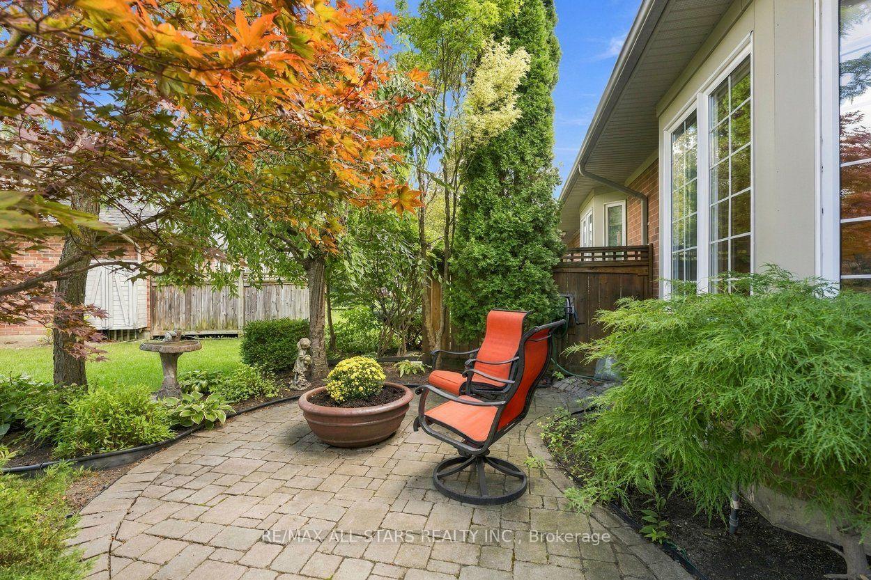 111 Lakeside Vista Way