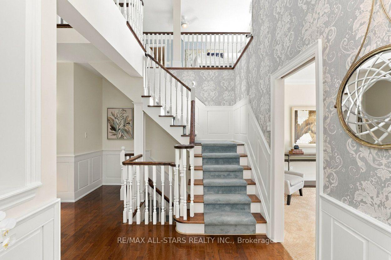 111 Lakeside Vista Way