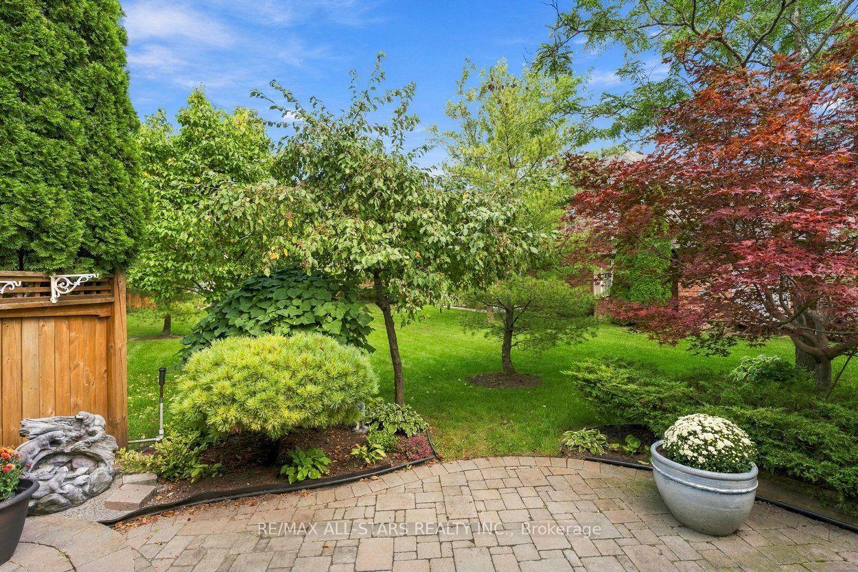 111 Lakeside Vista Way