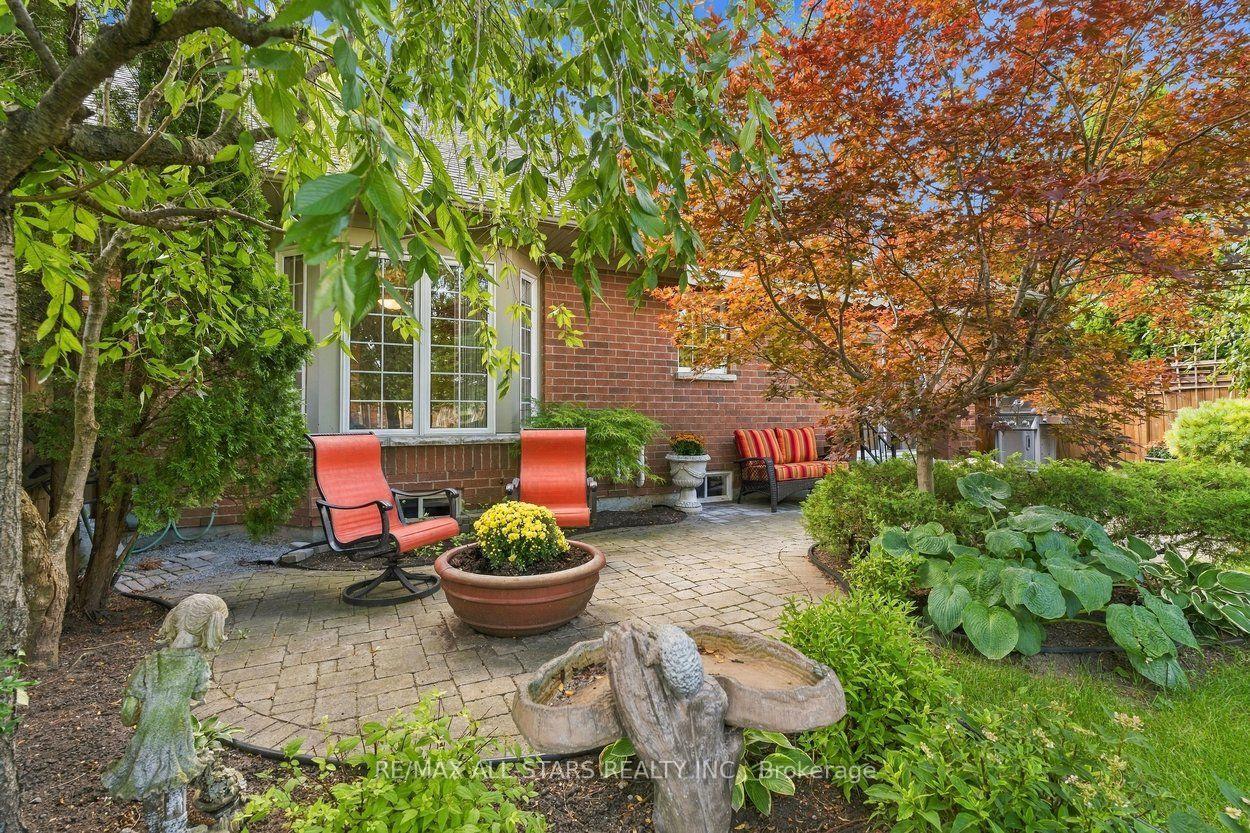 111 Lakeside Vista Way