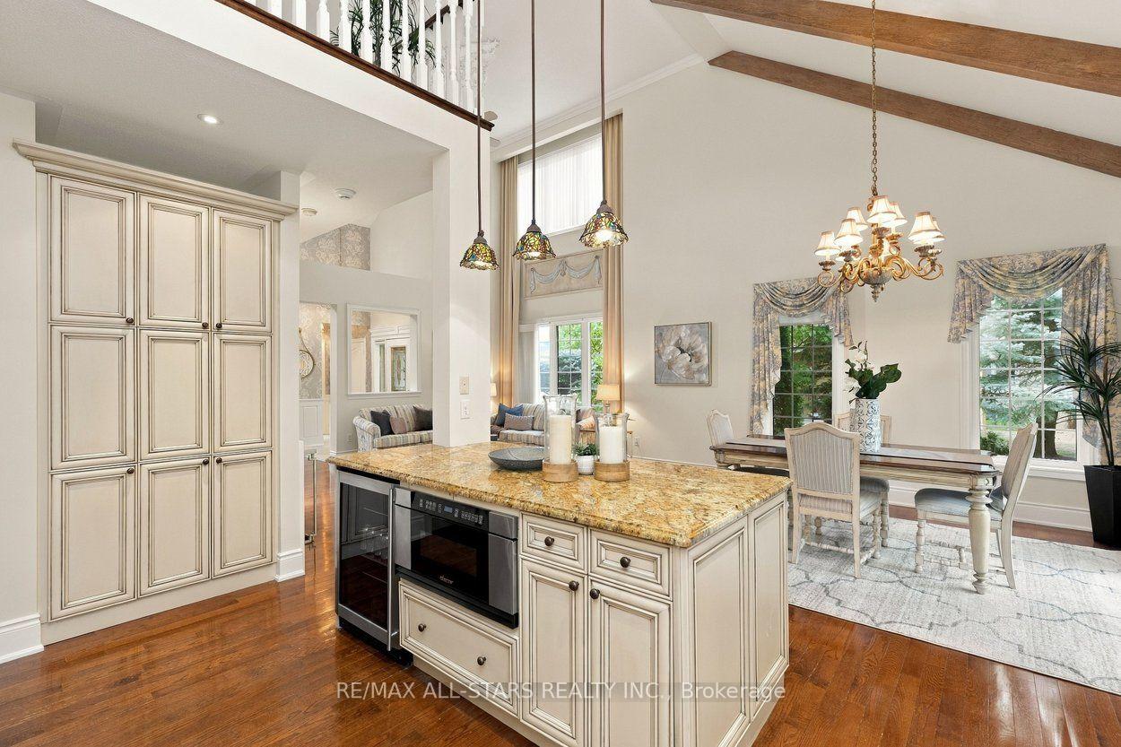 111 Lakeside Vista Way