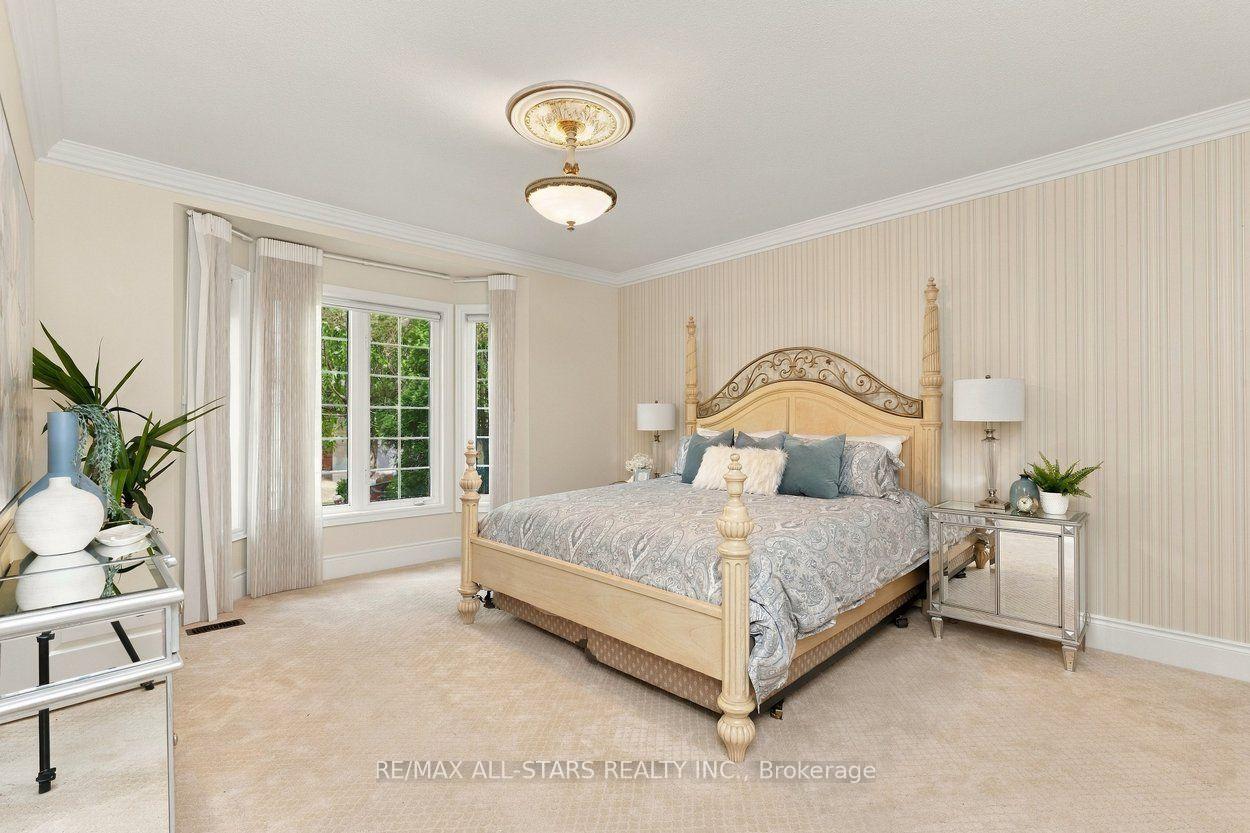 111 Lakeside Vista Way