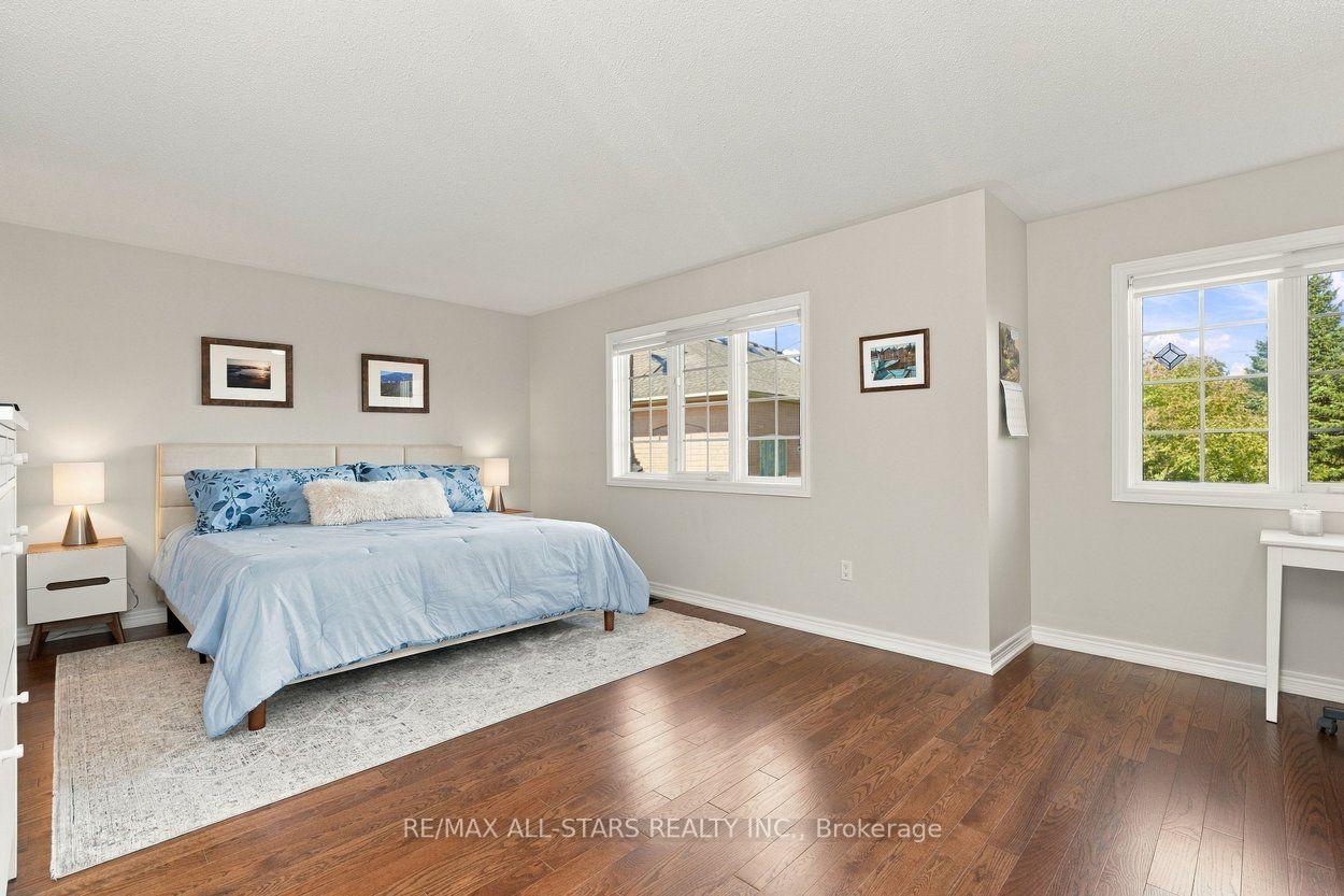 39 Louisbourg Way