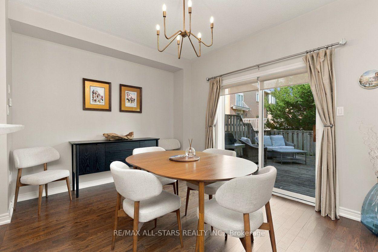 39 Louisbourg Way