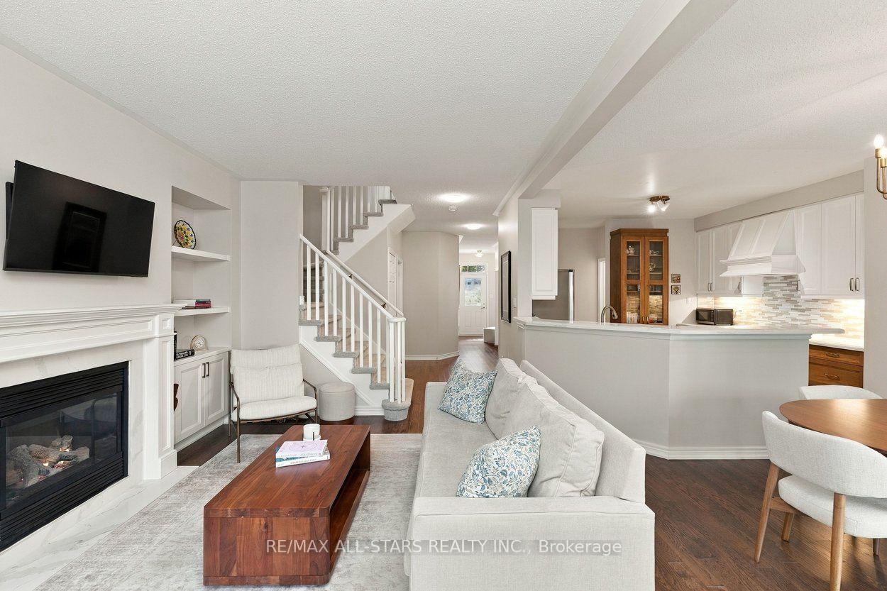 39 Louisbourg Way