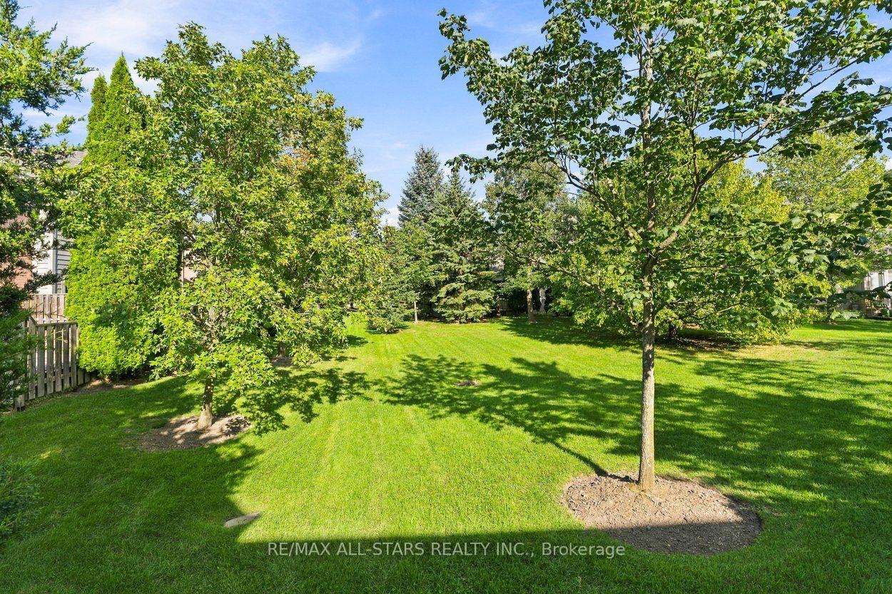 39 Louisbourg Way