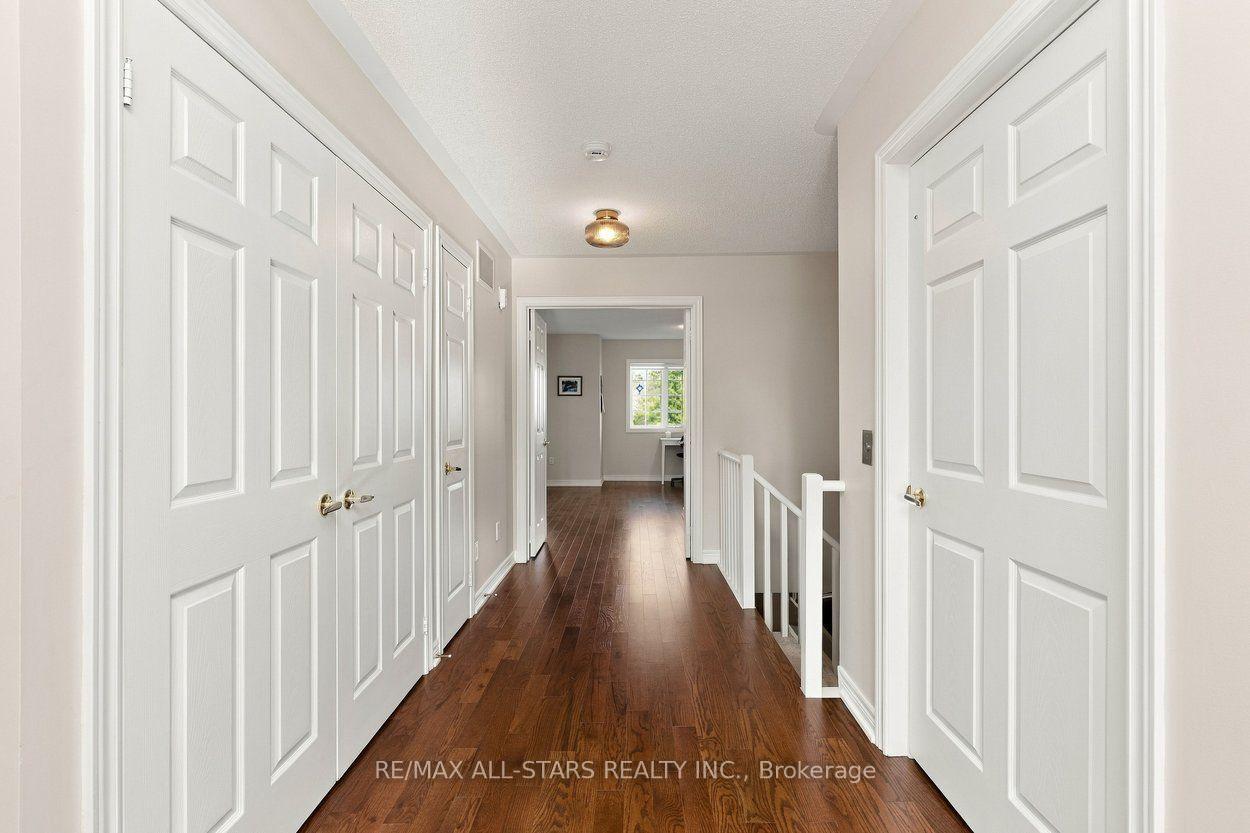 39 Louisbourg Way