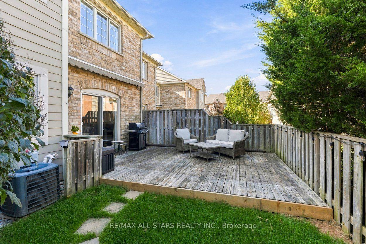 39 Louisbourg Way