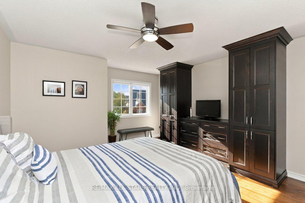 39 Louisbourg Way