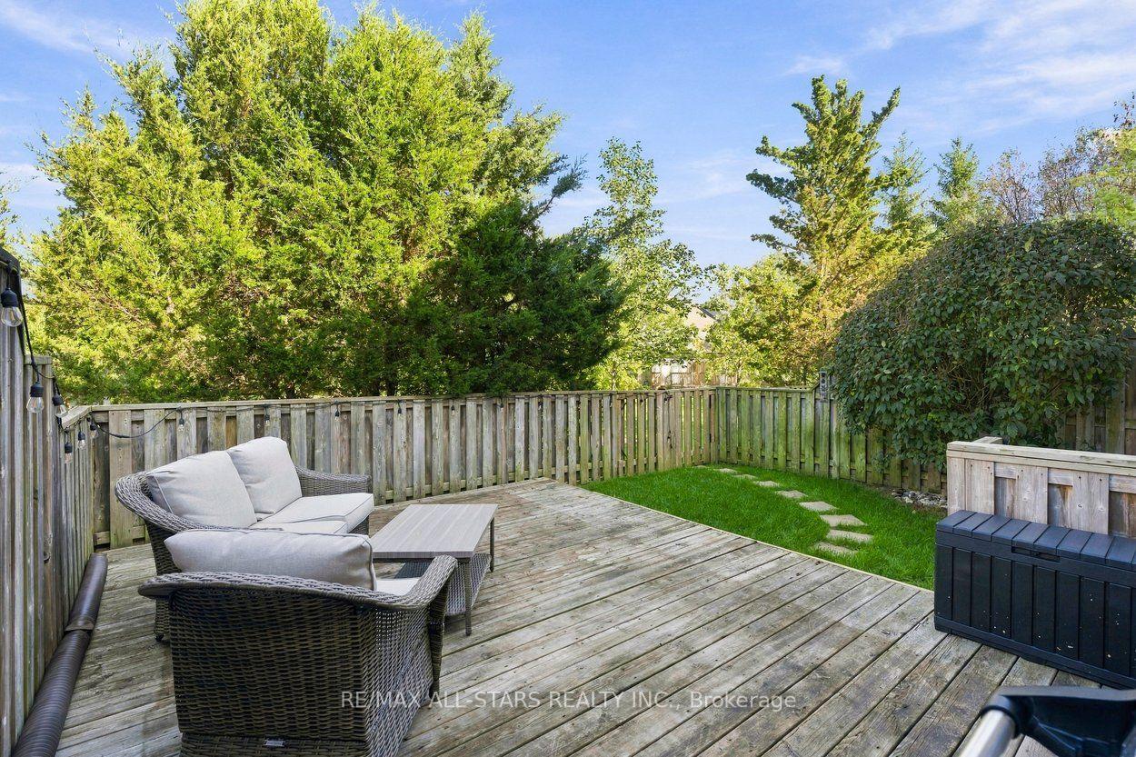 39 Louisbourg Way