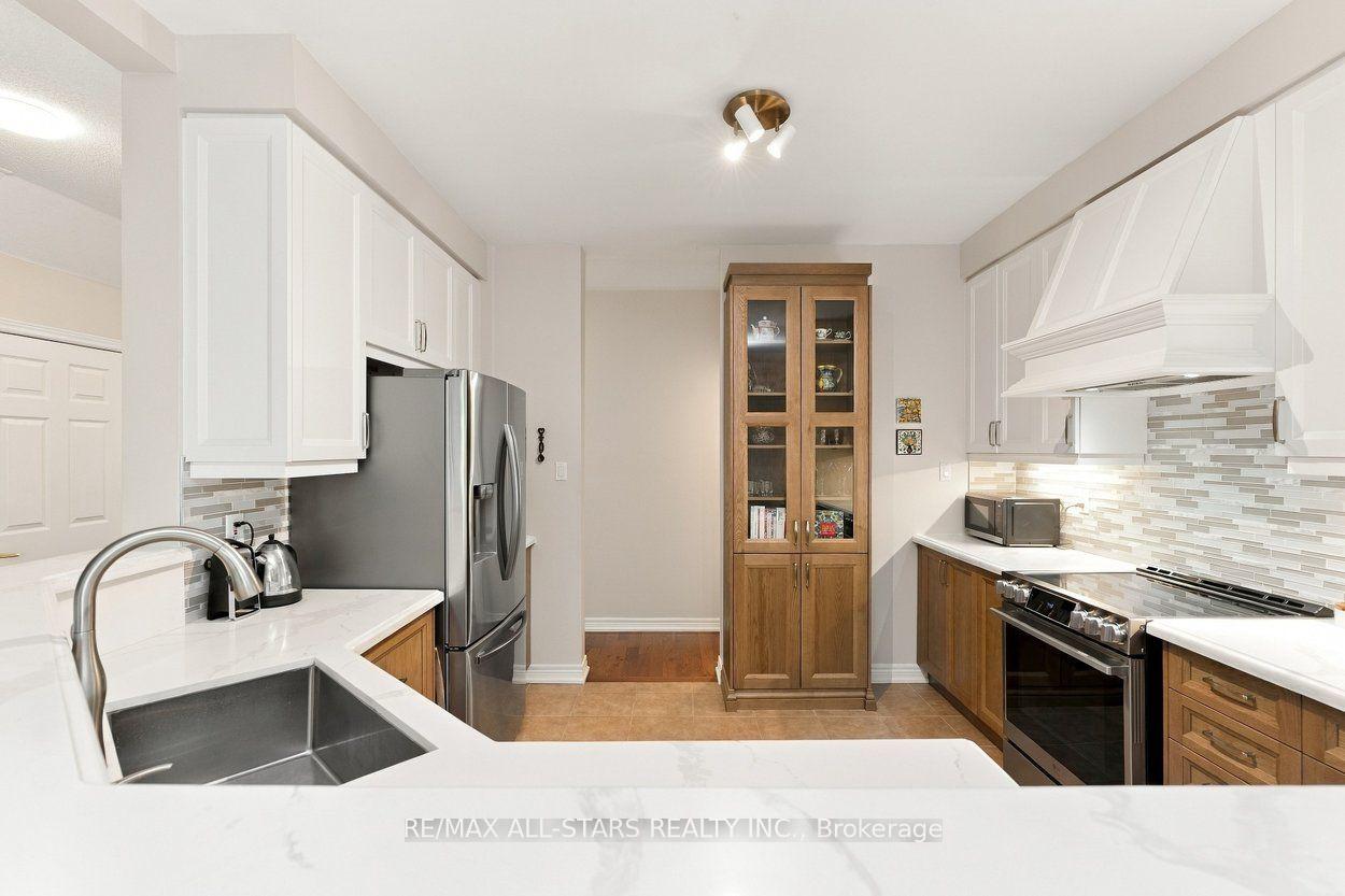 39 Louisbourg Way