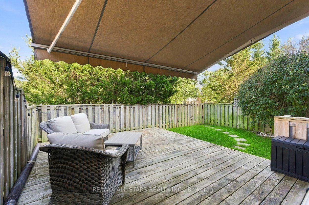 39 Louisbourg Way