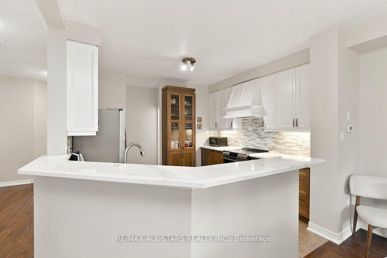 39 Louisbourg Way