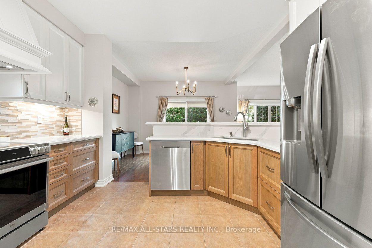 39 Louisbourg Way