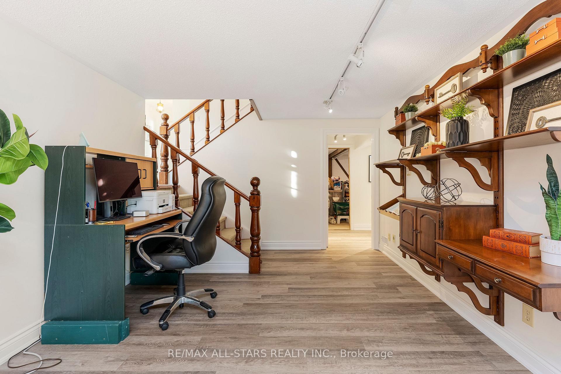 25 Captain Rolph Boulevard