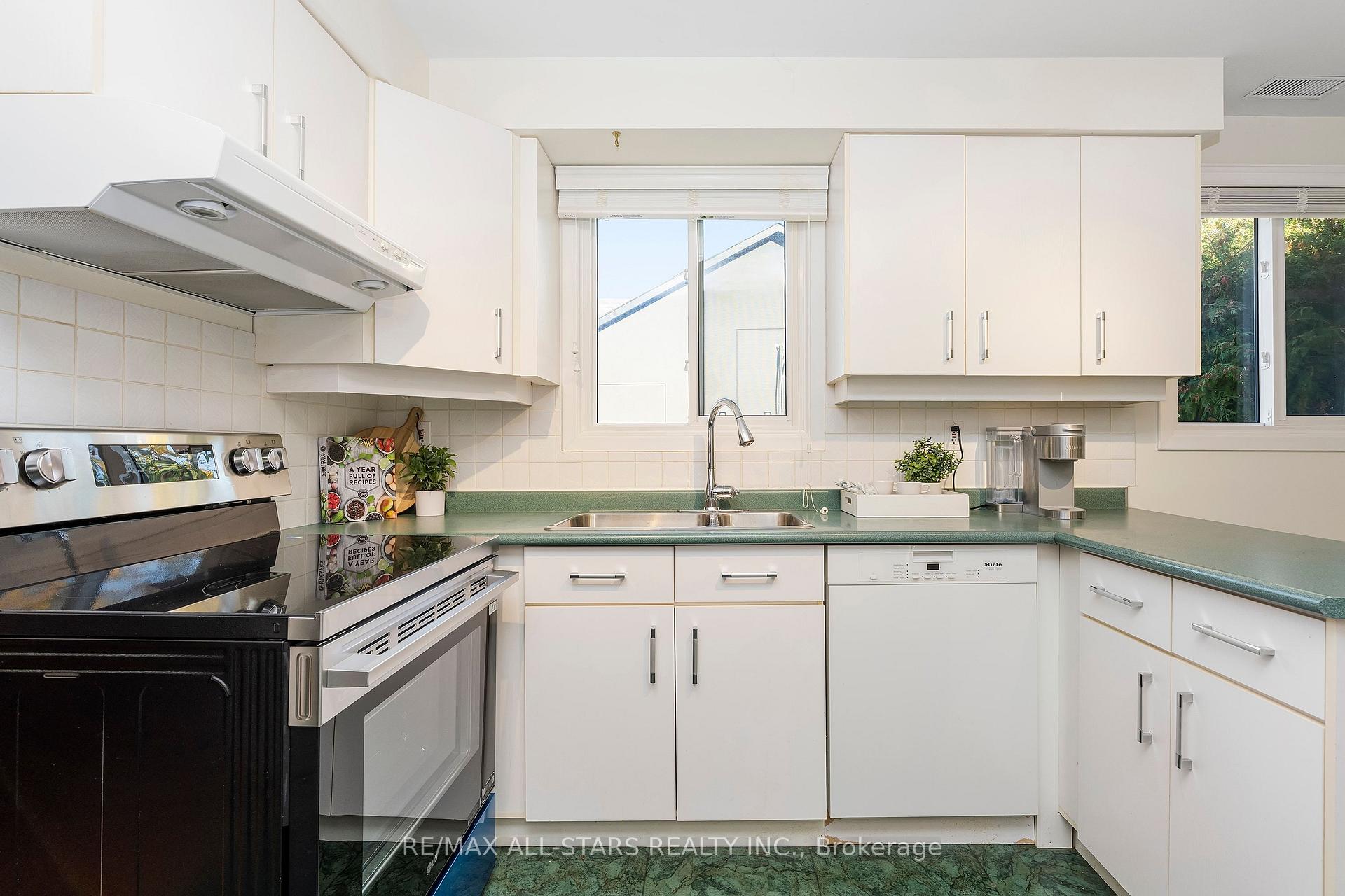 25 Captain Rolph Boulevard