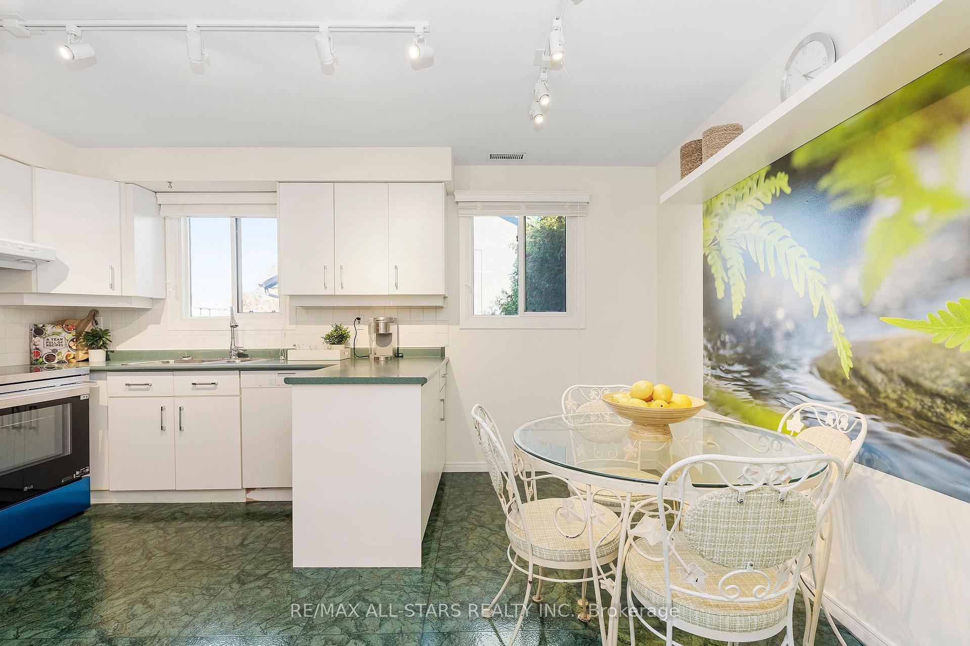 25 Captain Rolph Boulevard
