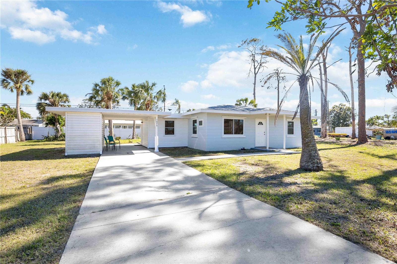 1075 FALCON RD