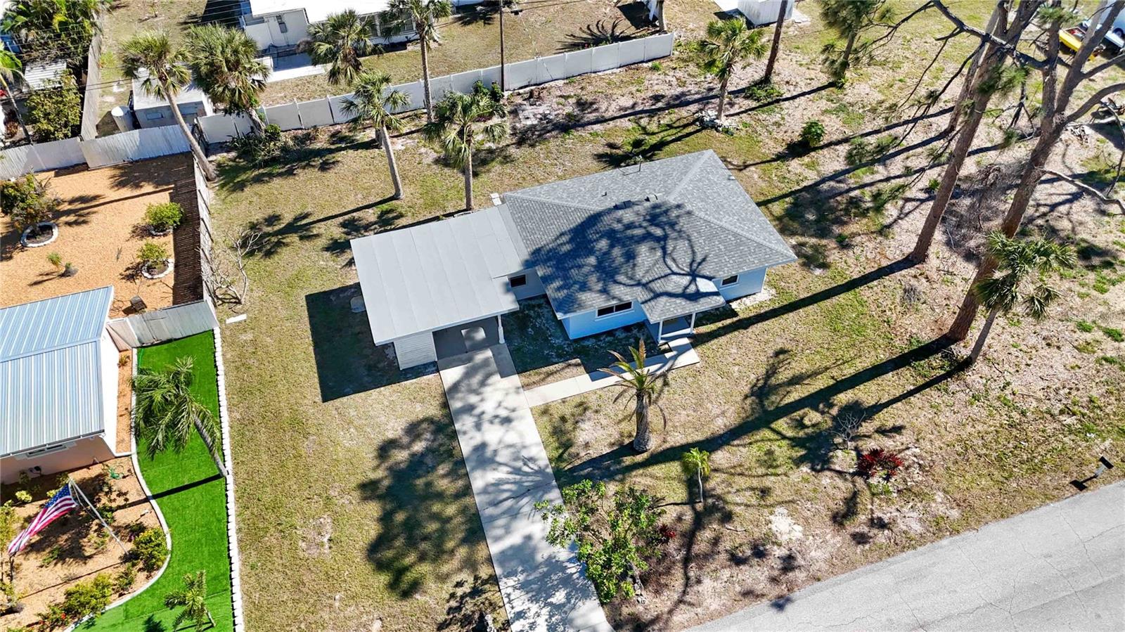 1075 FALCON RD